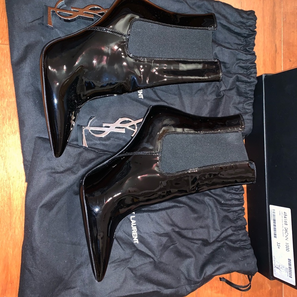 OPYUM BOOTS IN PATENT LEATHER WITH SILVER HEEL